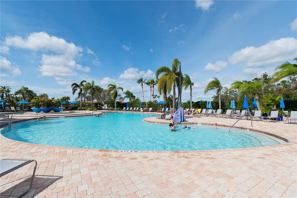 Community pool with Tiki Bar