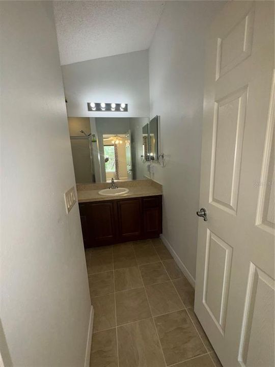 For Rent: $2,400 (2 beds, 2 baths, 1132 Square Feet)