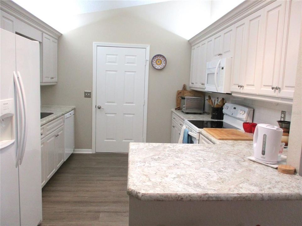 For Sale: $229,525 (2 beds, 2 baths, 1122 Square Feet)