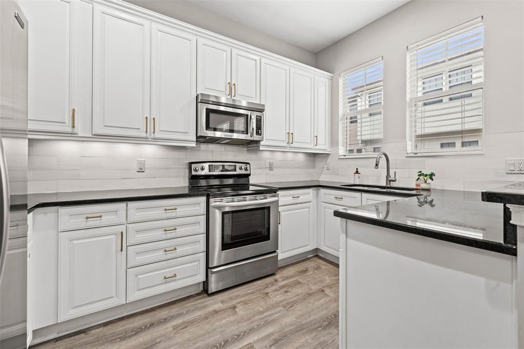 For Sale: $700,000 (4 beds, 2 baths, 1884 Square Feet)