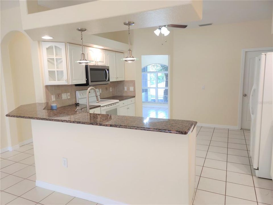 For Rent: $2,600 (3 beds, 2 baths, 1619 Square Feet)