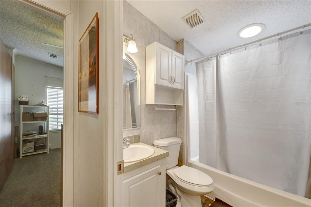 For Sale: $249,000 (2 beds, 2 baths, 1104 Square Feet)