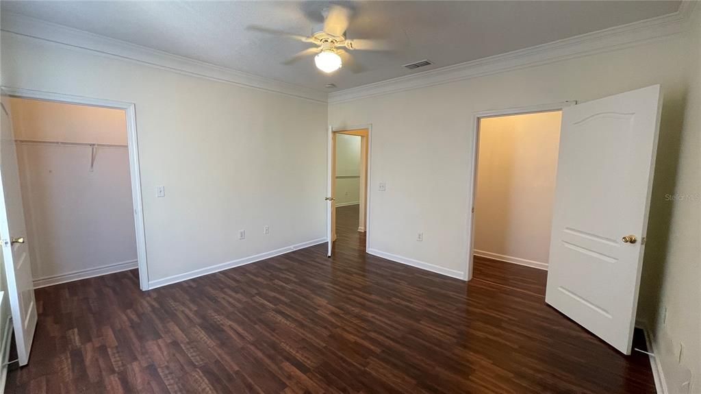 For Sale: $165,000 (1 beds, 1 baths, 951 Square Feet)