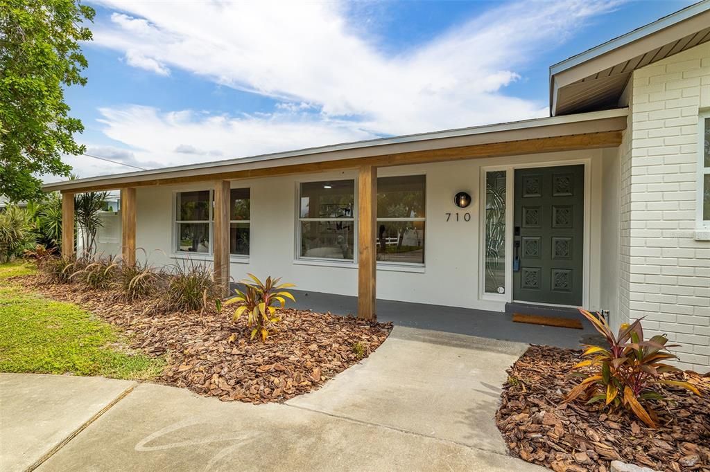 For Sale: $900,000 (3 beds, 2 baths, 1884 Square Feet)