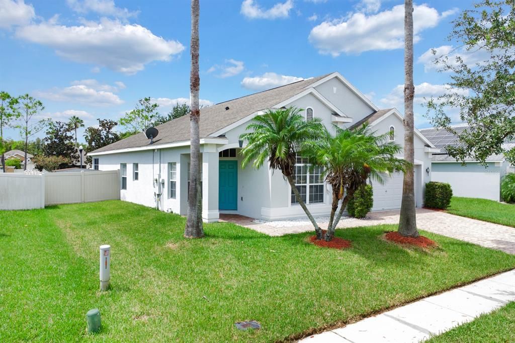 For Sale: $405,000 (4 beds, 2 baths, 2028 Square Feet)