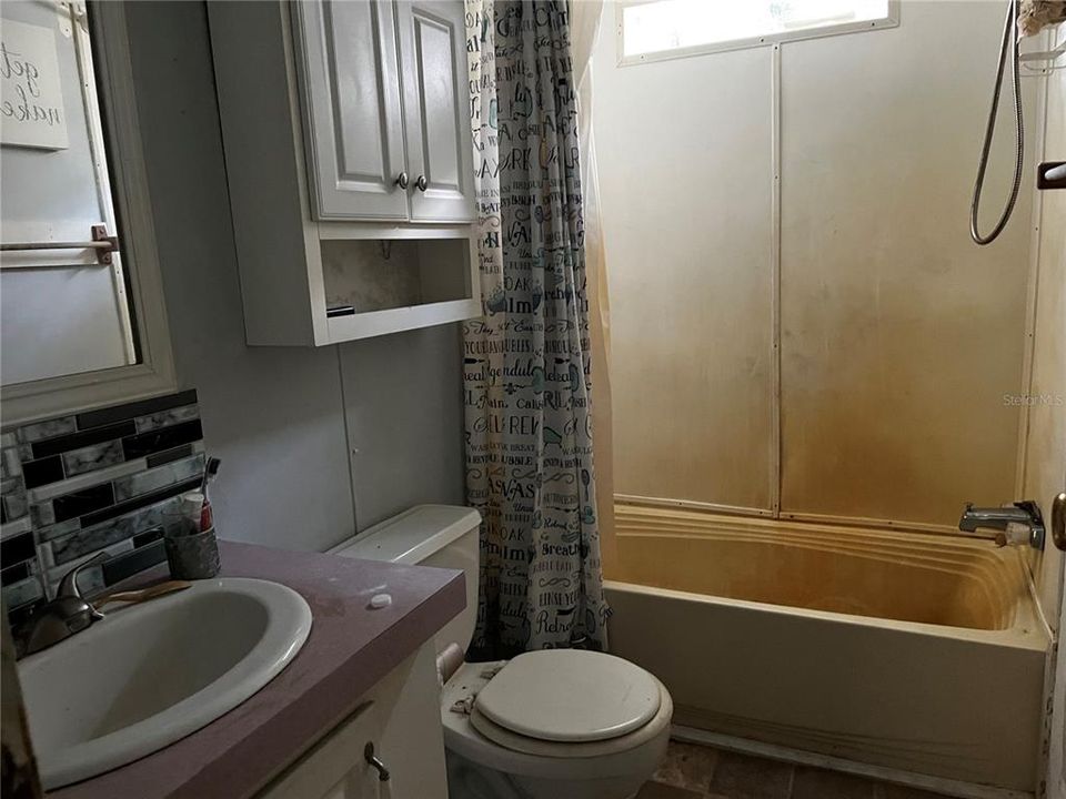 For Sale: $50,000 (2 beds, 1 baths, 624 Square Feet)