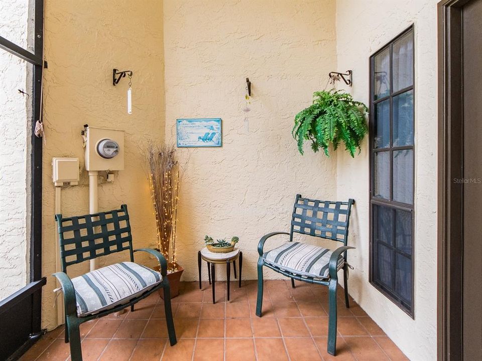 SCREENED FRONT PORCH ENTRY