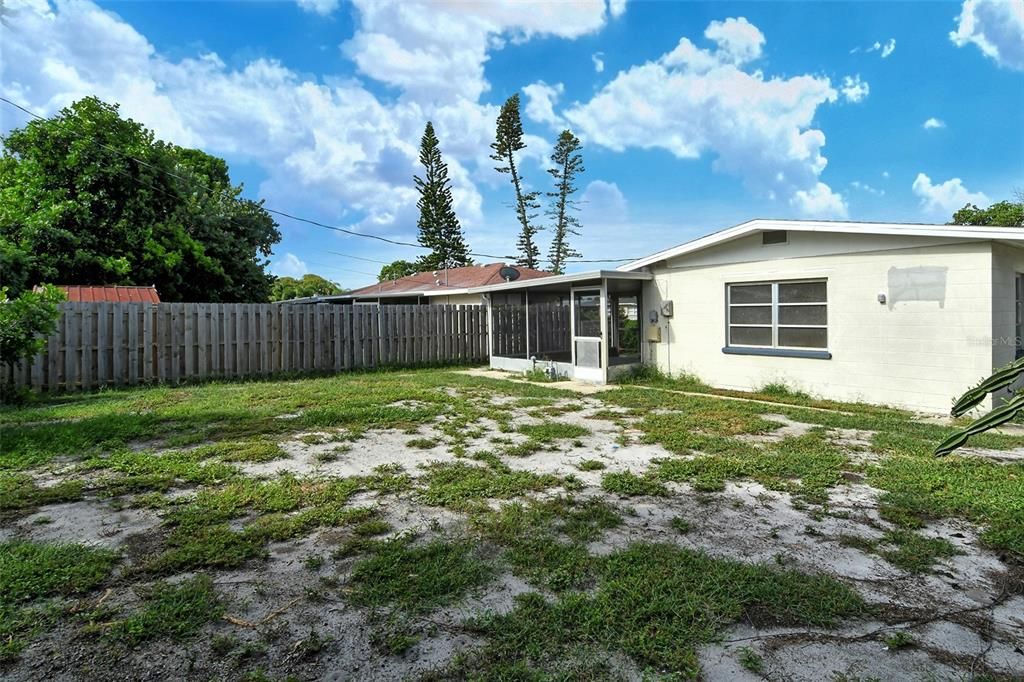 For Sale: $339,000 (3 beds, 2 baths, 1292 Square Feet)