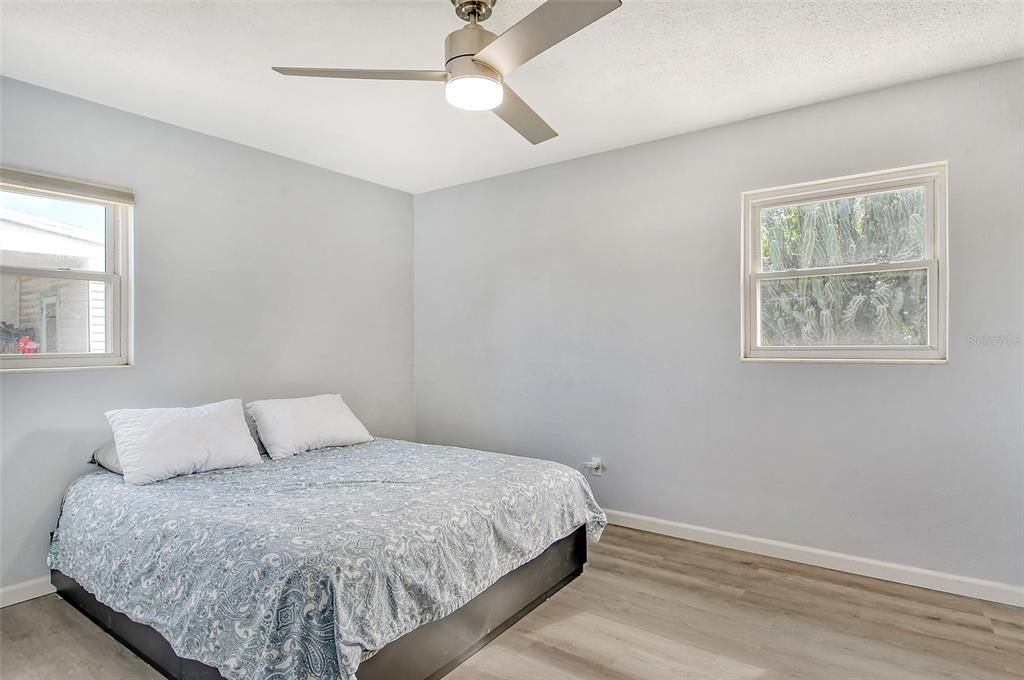 For Sale: $339,000 (3 beds, 2 baths, 1292 Square Feet)