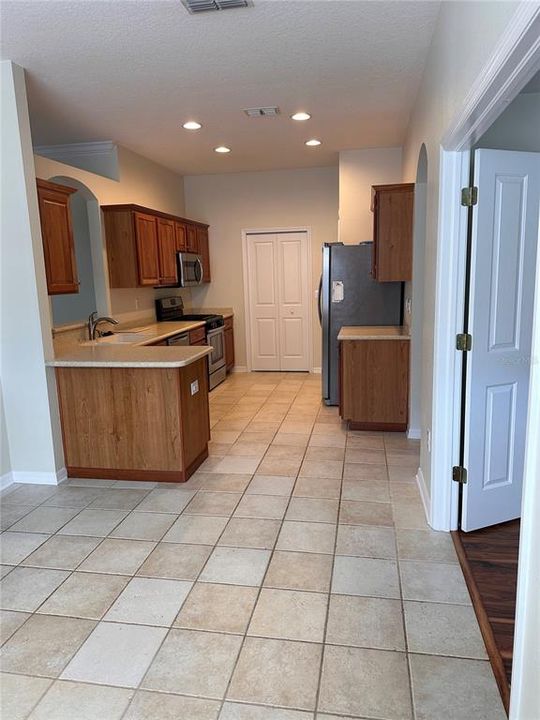 For Rent: $2,500 (2 beds, 2 baths, 1557 Square Feet)