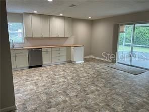 For Rent: $2,100 (3 beds, 2 baths, 1235 Square Feet)