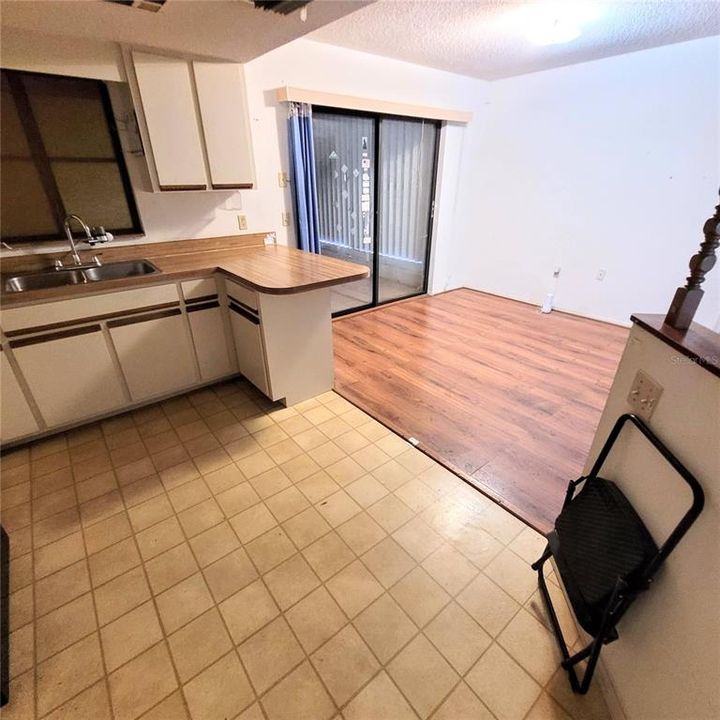 En Venta: $424,900 (4 camas, 3 baños, 2318 Pies cuadrados)