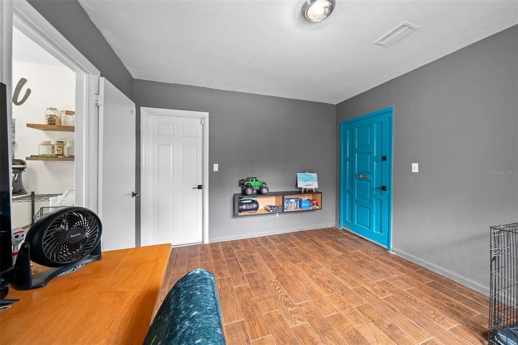 For Sale: $380,000 (3 beds, 2 baths, 2028 Square Feet)