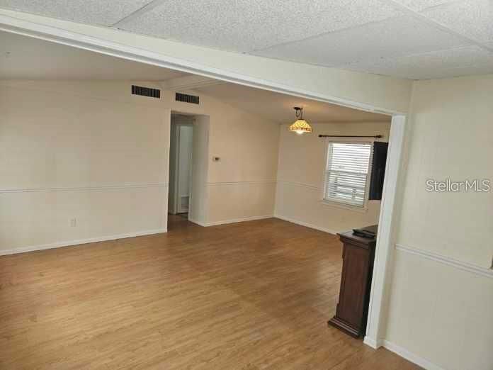 For Sale: $169,000 (2 beds, 1 baths, 760 Square Feet)