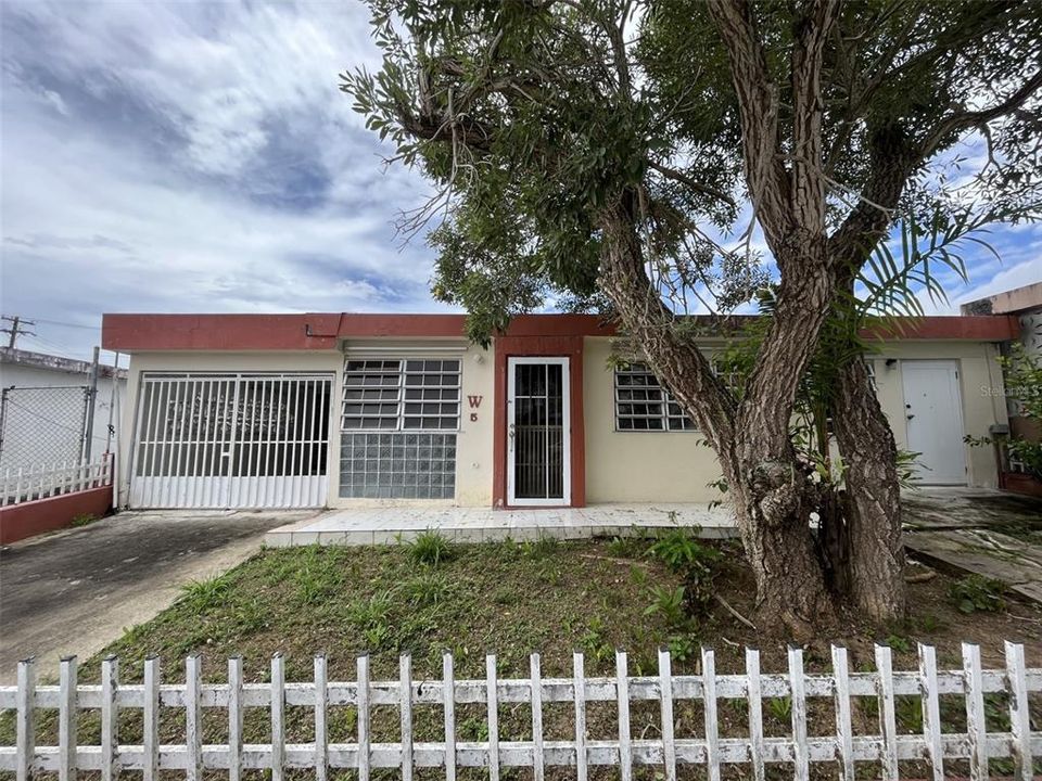 For Sale: $140,000 (3 beds, 2 baths, 337 Square Feet)