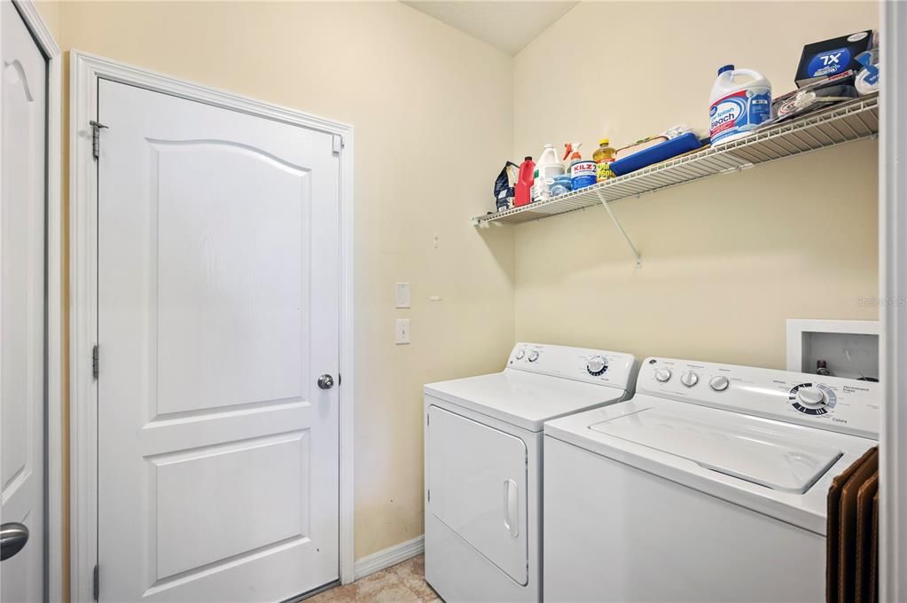 Active With Contract: $239,900 (2 beds, 2 baths, 1418 Square Feet)