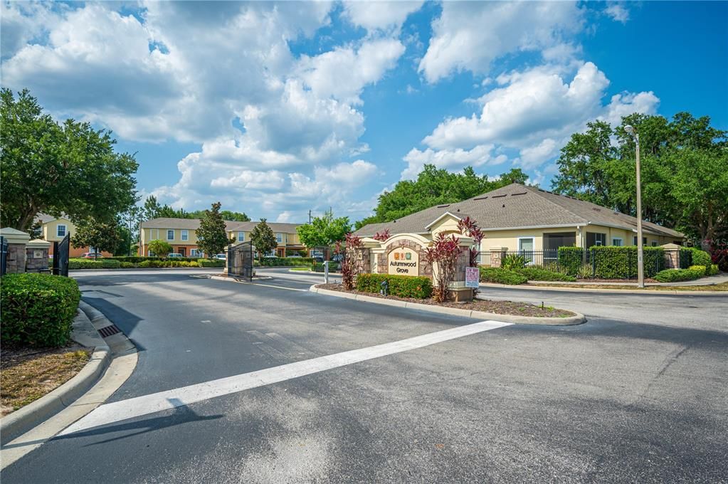 Active With Contract: $239,900 (2 beds, 2 baths, 1418 Square Feet)