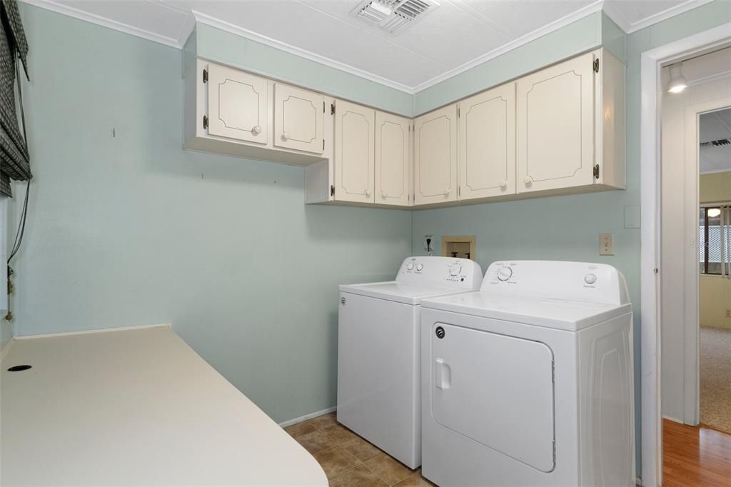 For Sale: $179,900 (2 beds, 2 baths, 1465 Square Feet)