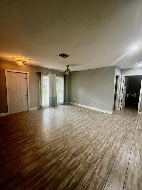 For Sale: $265,000 (2 beds, 1 baths, 1326 Square Feet)