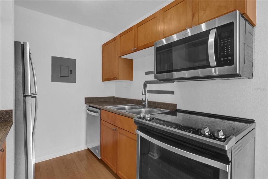 For Sale: $174,500 (1 beds, 1 baths, 625 Square Feet)