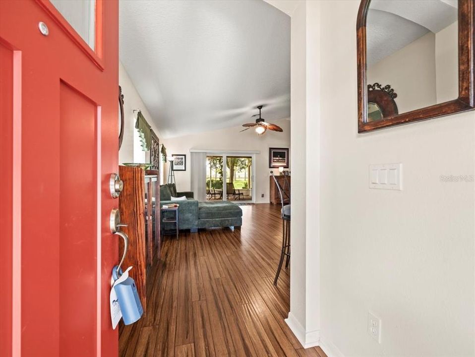 For Sale: $275,000 (2 beds, 2 baths, 1273 Square Feet)