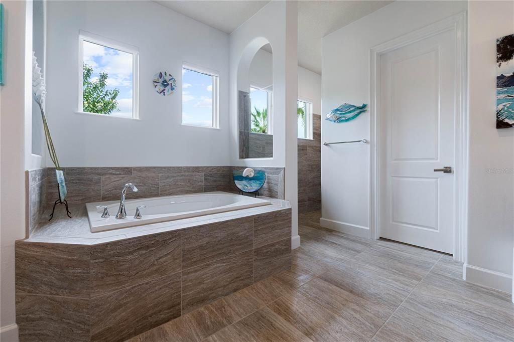 Tile Soaker Tub w/Natural Light