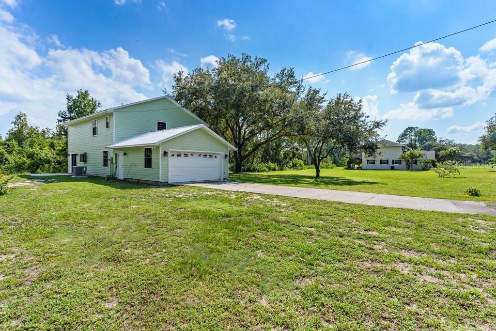 Active With Contract: $299,000 (2 beds, 2 baths, 1590 Square Feet)