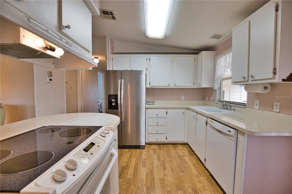 For Sale: $190,000 (2 beds, 2 baths, 1552 Square Feet)