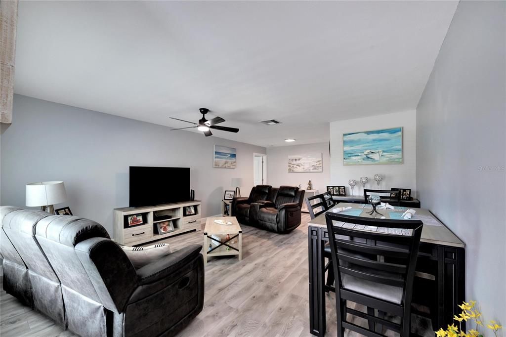 For Sale: $459,000 (2 beds, 2 baths, 1508 Square Feet)