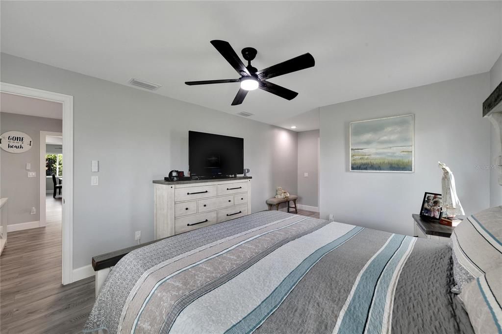 For Sale: $459,000 (2 beds, 2 baths, 1508 Square Feet)