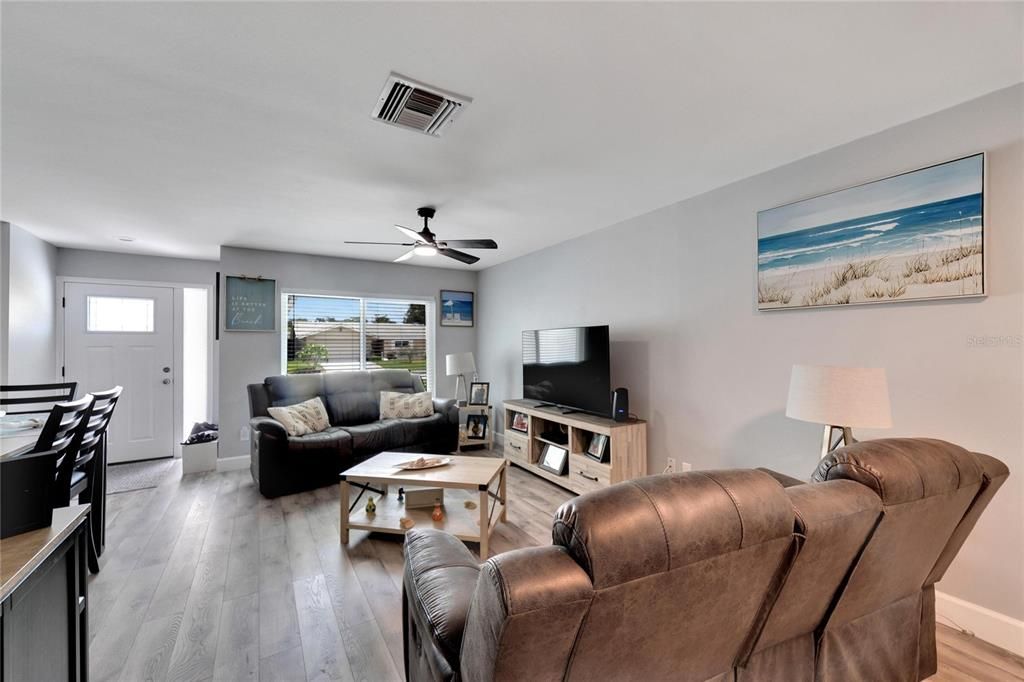 For Sale: $459,000 (2 beds, 2 baths, 1508 Square Feet)