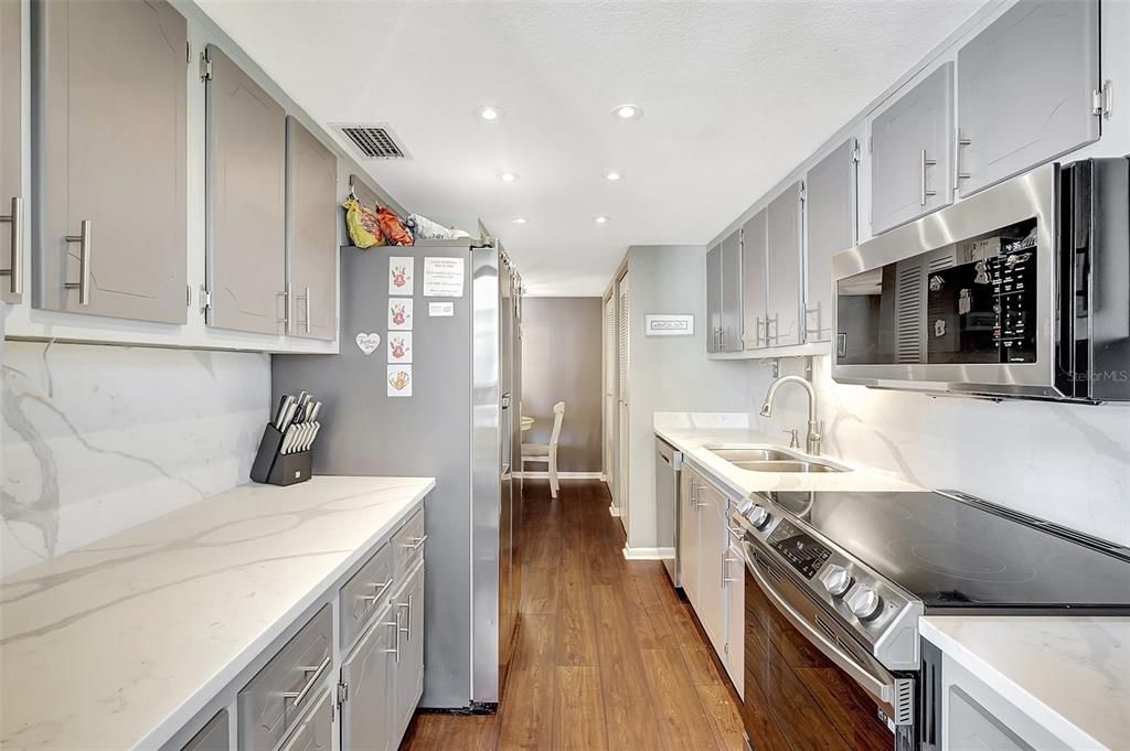 For Sale: $450,000 (2 beds, 2 baths, 1350 Square Feet)