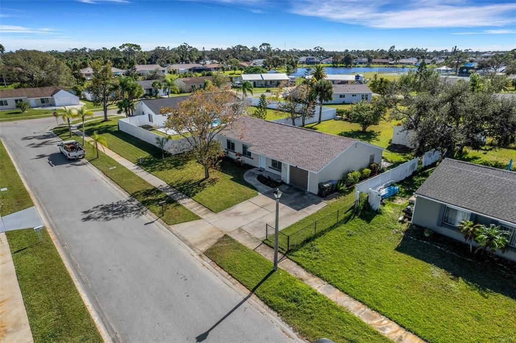 Active With Contract: $279,900 (3 beds, 2 baths, 1319 Square Feet)