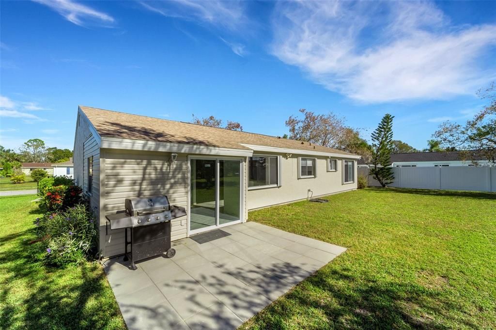 Active With Contract: $279,900 (3 beds, 2 baths, 1319 Square Feet)