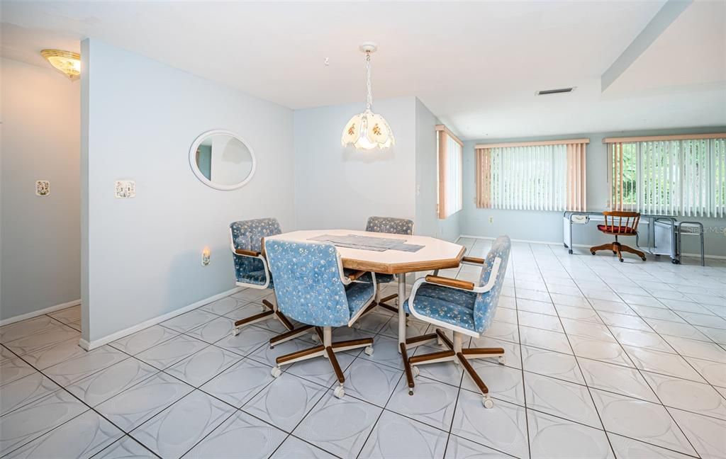 For Sale: $300,000 (2 beds, 2 baths, 1453 Square Feet)