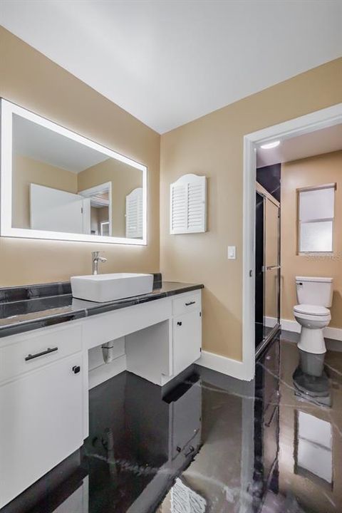 For Sale: $239,000 (2 beds, 1 baths, 1290 Square Feet)