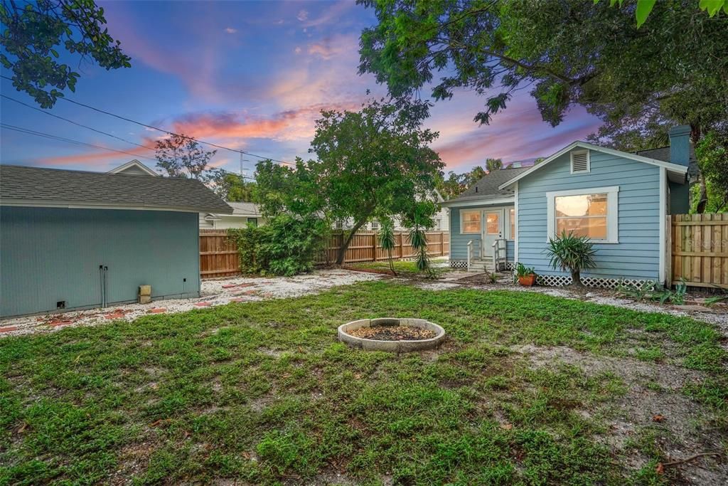 For Sale: $795,000 (3 beds, 2 baths, 1228 Square Feet)