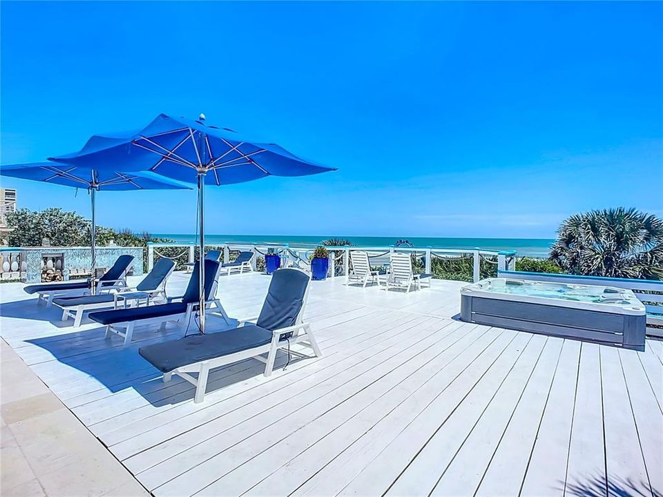 Joy by the Sea Beach House Sport Pool and Deck area