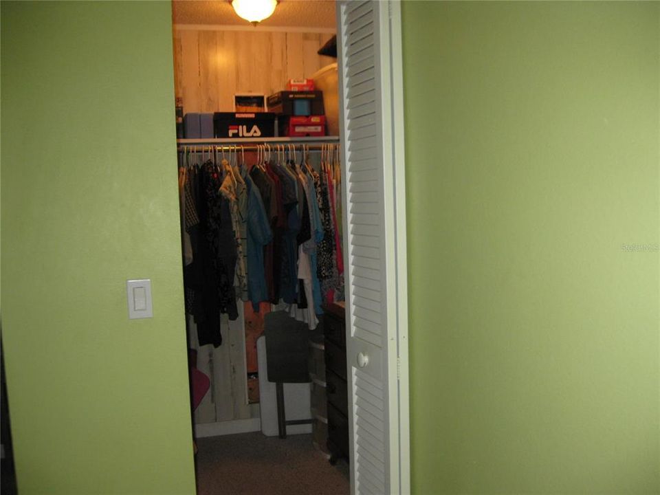 MASTER BR WALK-IN CLOSET