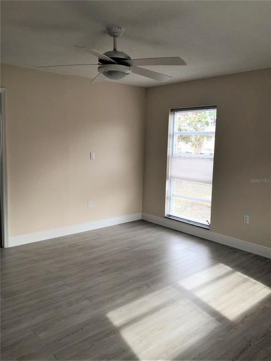 For Rent: $1,800 (3 beds, 2 baths, 1832 Square Feet)