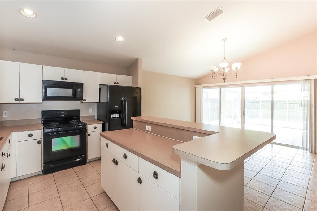 For Sale: $324,900 (3 beds, 2 baths, 1705 Square Feet)