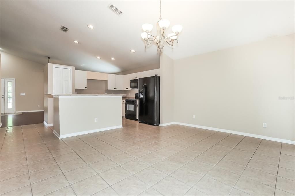 For Sale: $324,900 (3 beds, 2 baths, 1705 Square Feet)