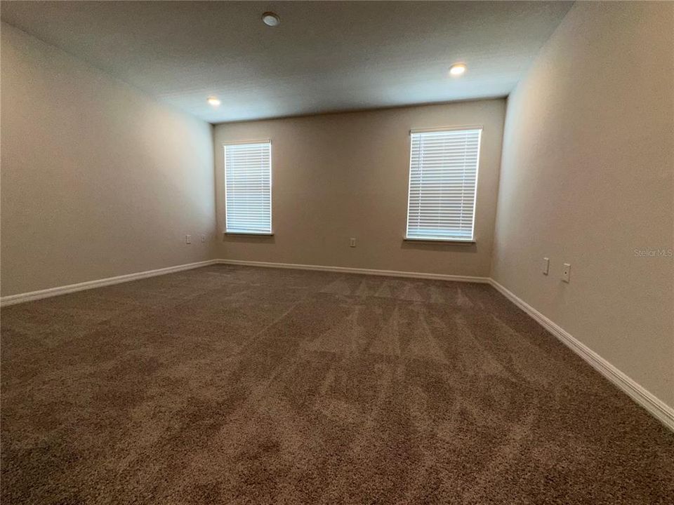 For Rent: $2,195 (3 beds, 2 baths, 1705 Square Feet)