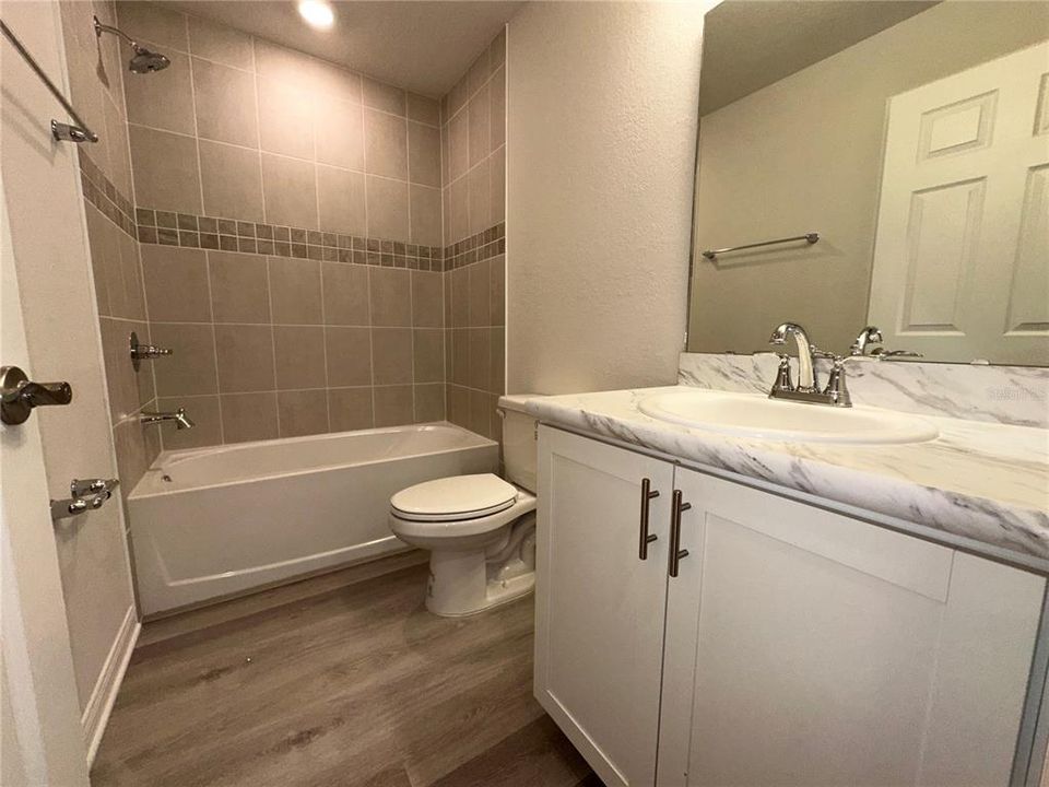 For Rent: $2,195 (3 beds, 2 baths, 1705 Square Feet)