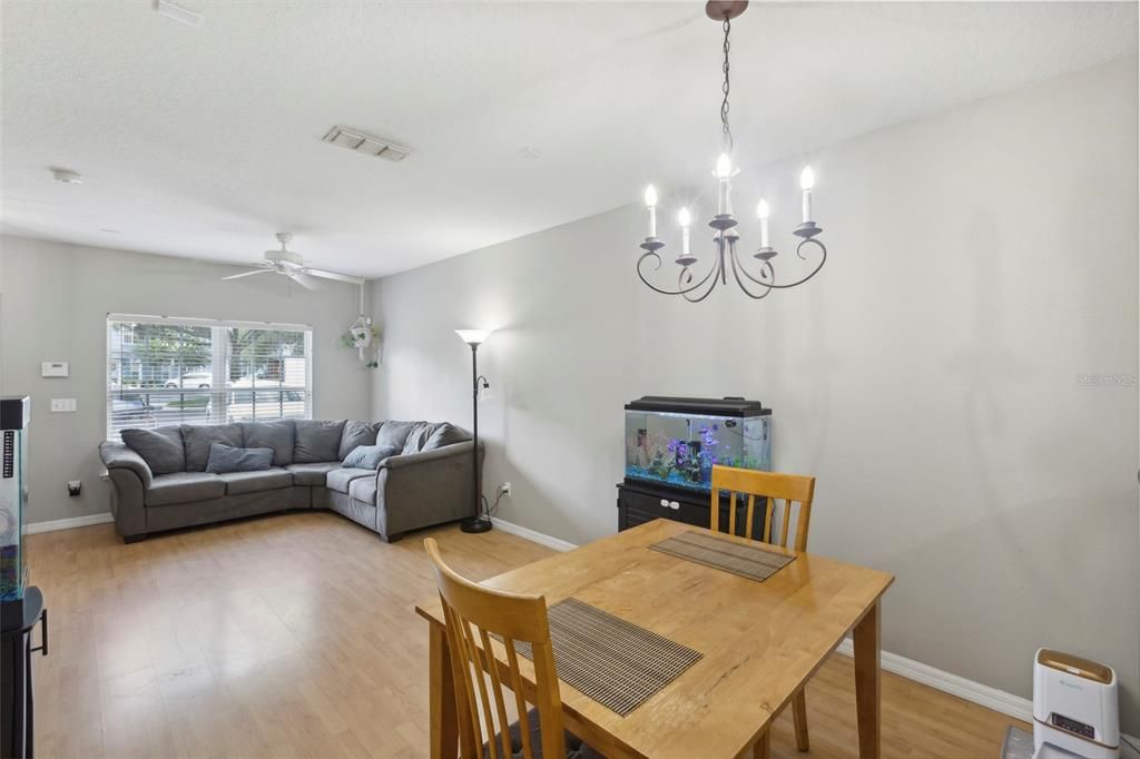 For Sale: $240,000 (2 beds, 2 baths, 1056 Square Feet)