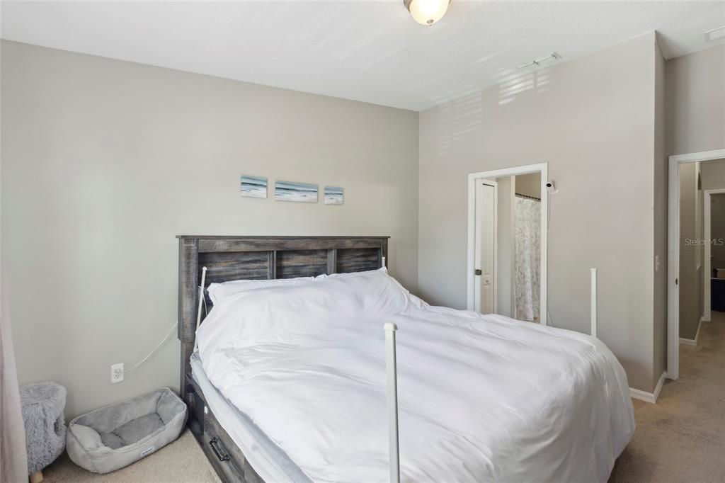 For Sale: $240,000 (2 beds, 2 baths, 1056 Square Feet)