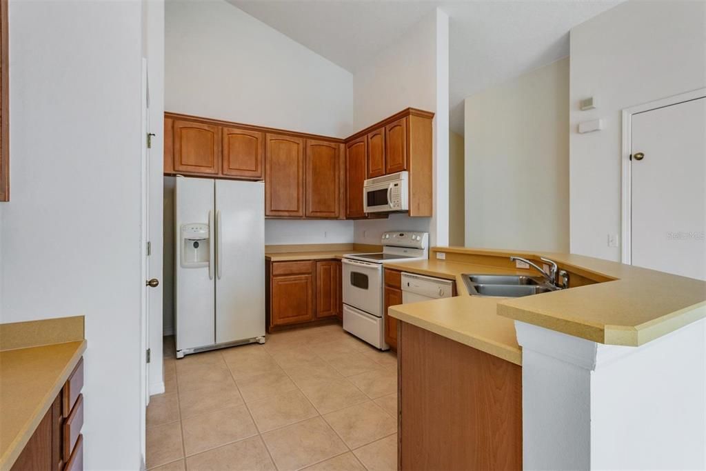 For Sale: $235,000 (2 beds, 2 baths, 1176 Square Feet)