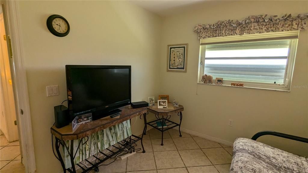 For Sale: $329,000 (3 beds, 2 baths, 1474 Square Feet)