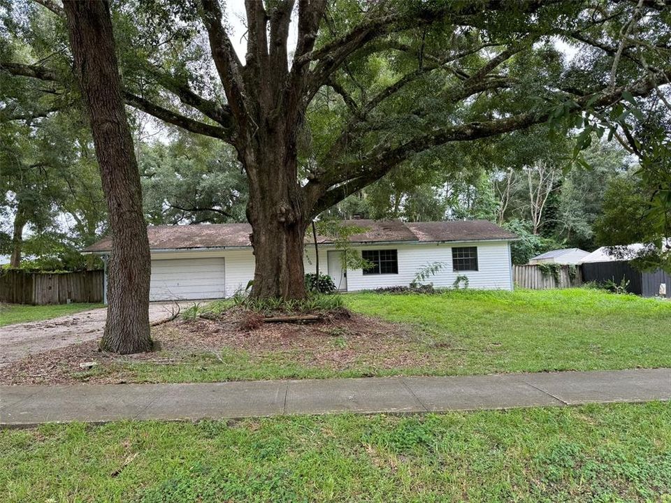 Active With Contract: $149,000 (3 beds, 2 baths, 1296 Square Feet)