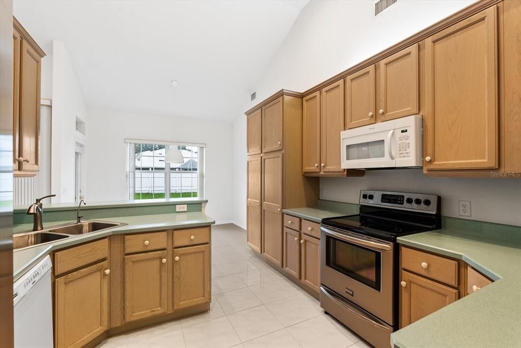 For Sale: $382,500 (3 beds, 2 baths, 1964 Square Feet)